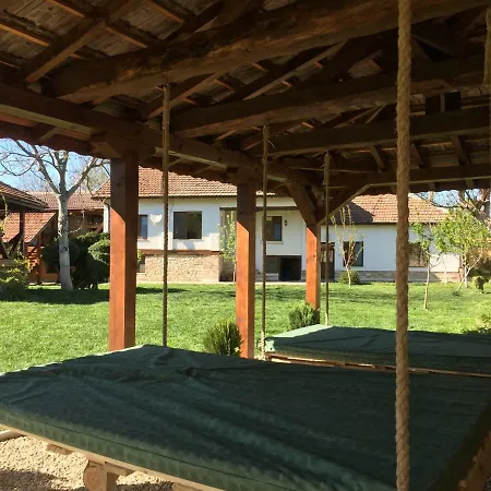 Къща за гости Krai Potoka 3*