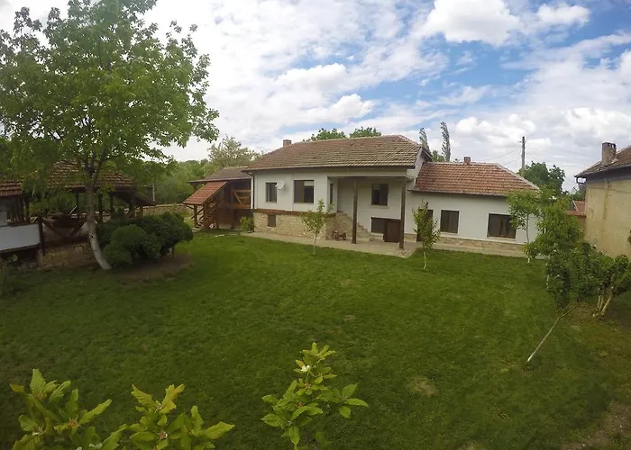 Къща за гости Krai Potoka 3*