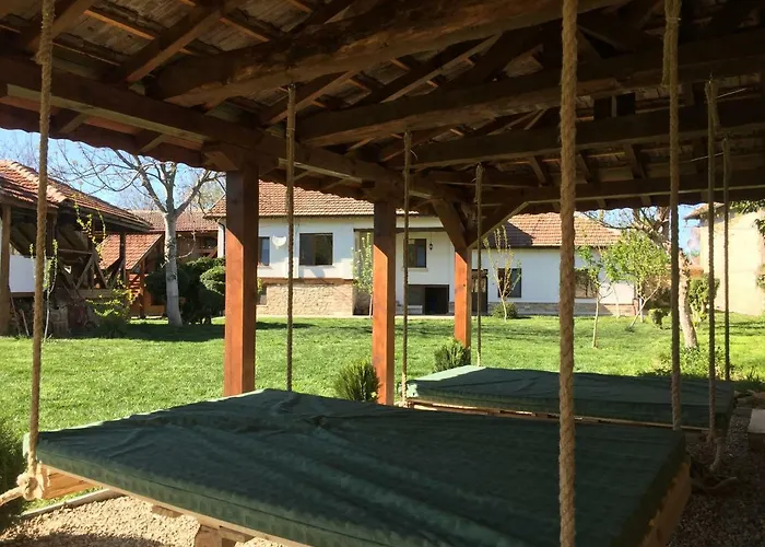 Къща за гости Krai Potoka 3*