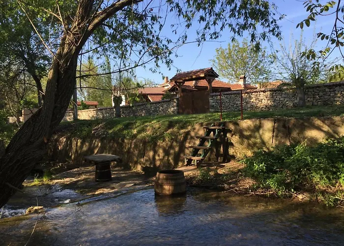 Къща за гости Krai Potoka 3*